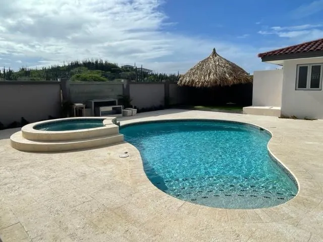 Pool deck & coping · Aruba